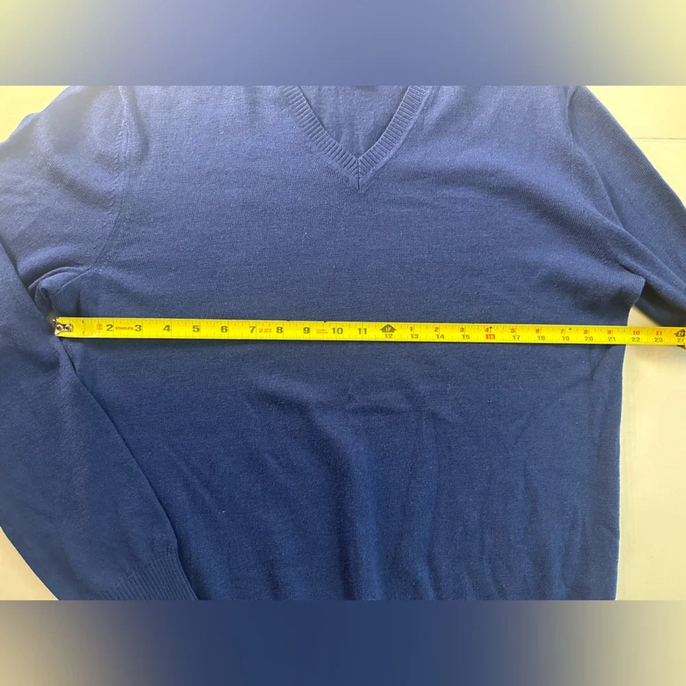 BANANA REPUBLIC Men’s L Merino Wool V-Neck‎ Sweater